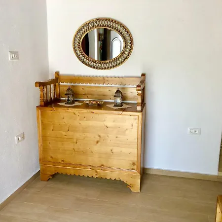 Bekos Traditional House شقة